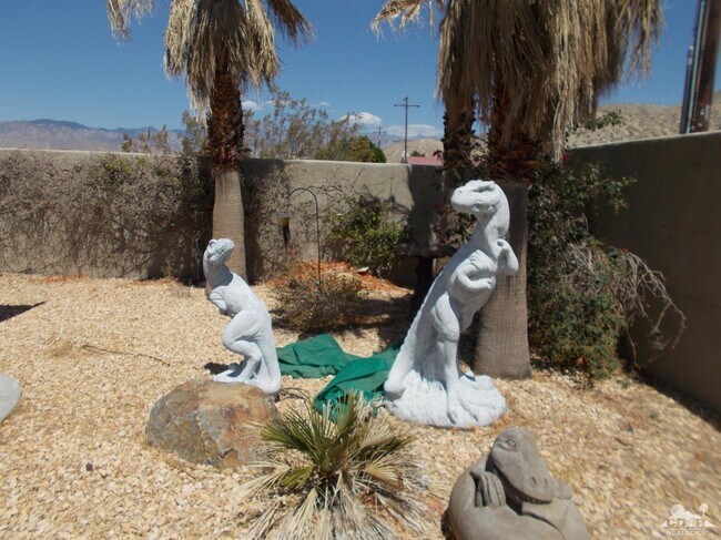 Building Photo - 9641 Vista Del Valle