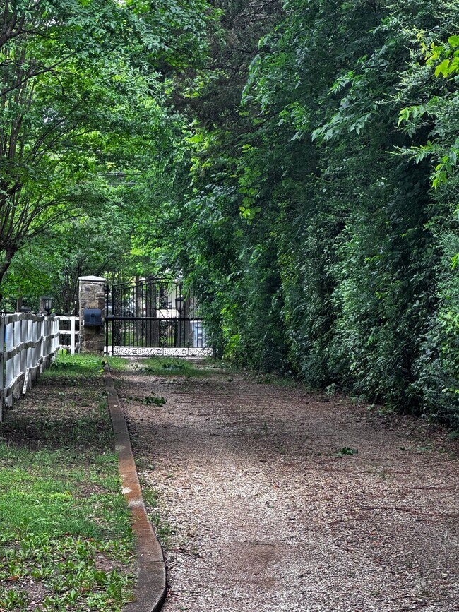 Building Photo - 5110 Ranchero Ln