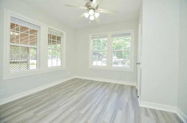 Building Photo - 1613 Mulcahy St