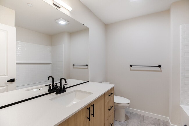 Building Photo - 14707 87th Ave SE