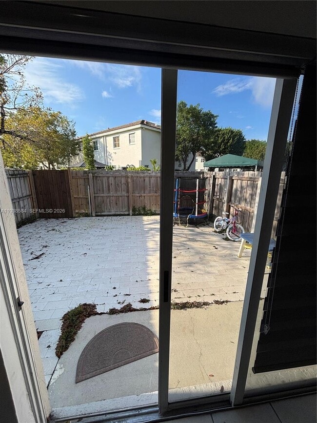 Building Photo - 2914 SE 15th Terrace