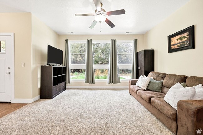Building Photo - Townhome Rental in Spring Creek Community | Clubhouse, Pool & Community Amenities