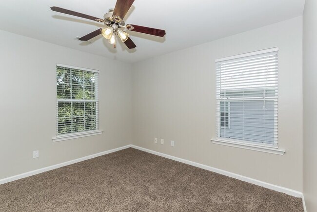 Building Photo - 30 Timber Ln