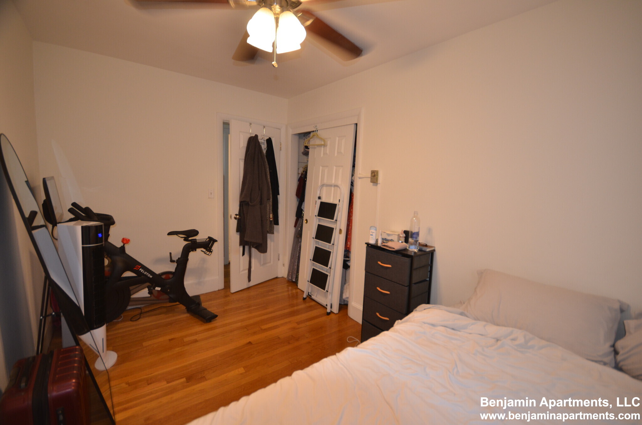 Building Photo - 517 Beacon St