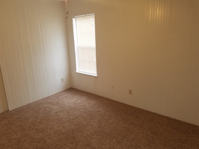Building Photo - 1424 Deerpond Ln