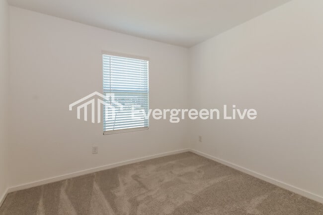 Building Photo - 2028 Derby Ln