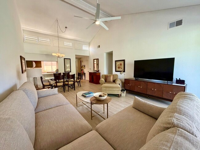Building Photo - 231 Santa Barbara Cir