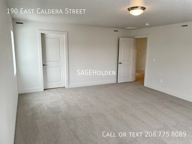 Building Photo - 190 E Caldera St