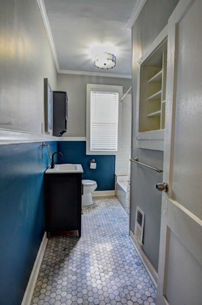 Building Photo - Thoughtfully Renovated 3-Bedroom, 1-Bath | Open to Section 8