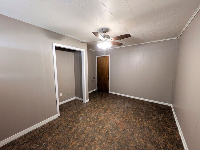 Building Photo - 3265 East Dr