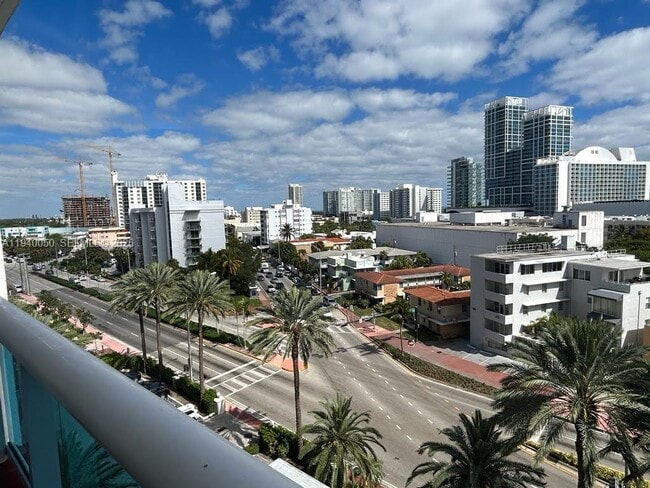 Building Photo - 6770 Indian Creek Dr