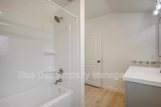 Building Photo - 1702 Laburnum Ave