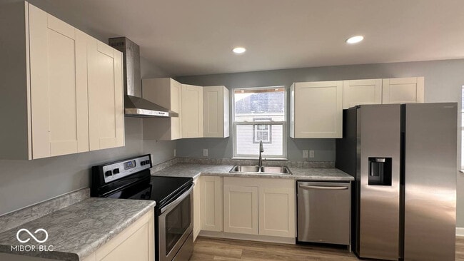 Building Photo - 1107 E Mulberry St