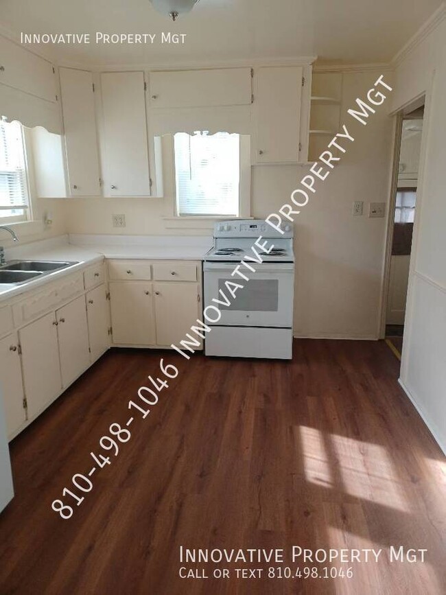 Building Photo - Beautifully updated 3 bed 1 bath! Carman-A...