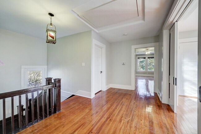 Building Photo - 1229 Heights Blvd