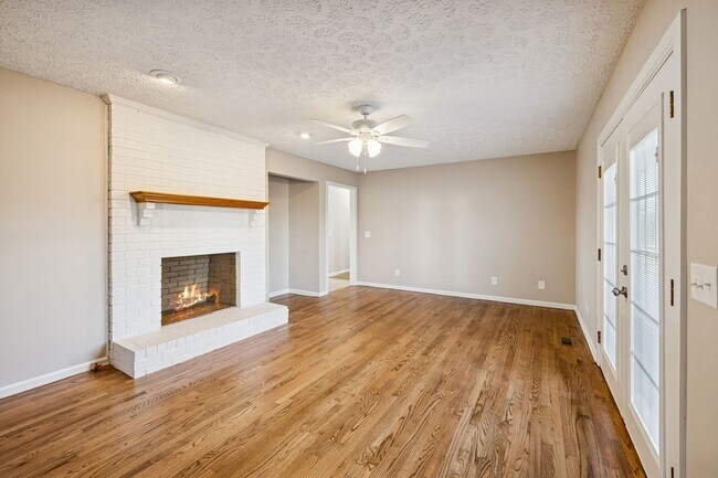 Building Photo - 353 Branham Mill Rd