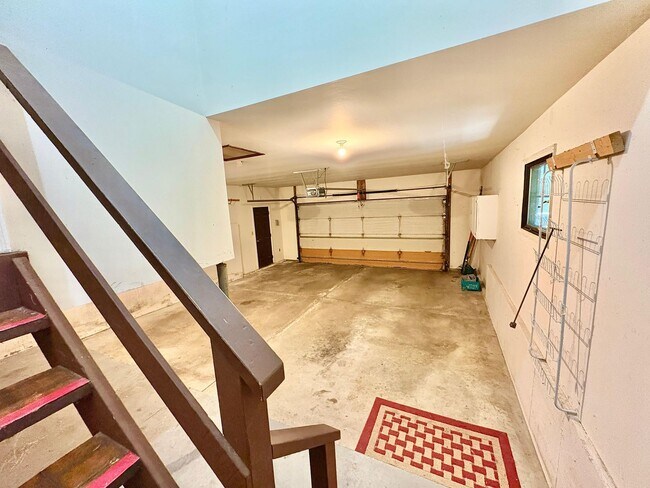 Building Photo - 21485 Wallen Dr