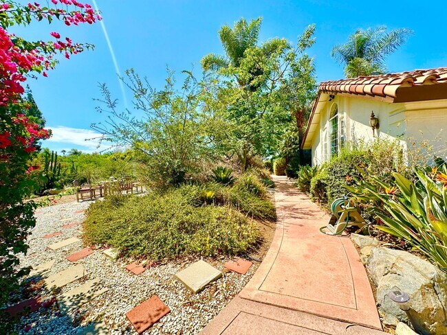 Building Photo - 3548 Rosa Way