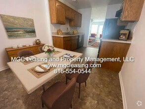 Building Photo - Northland Townhome Look No Further For You...