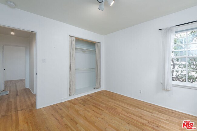 Building Photo - 1133 26th St