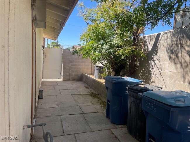 Building Photo - 2198 Capistrano Ave