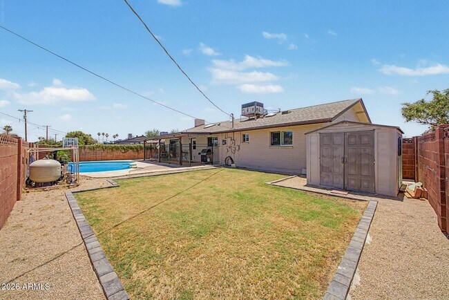 Building Photo - 408 E La Jolla Dr