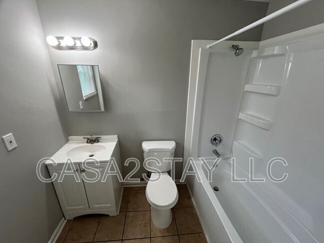 Building Photo - 2165 St Johns Pl