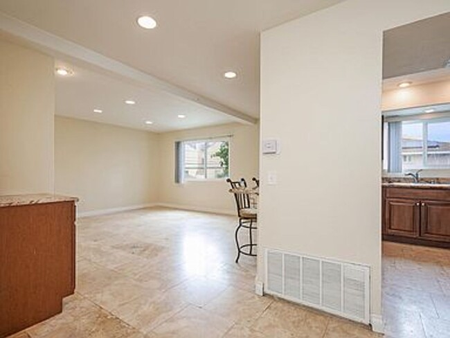 Building Photo - Imperial Beach - 2 Bed 2 Bath with Open Fl...