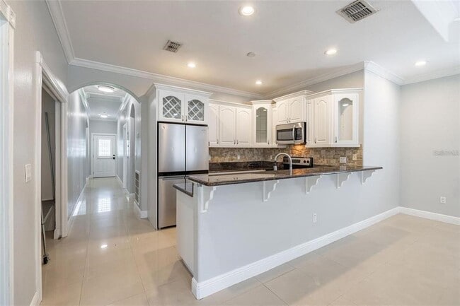 Building Photo - 2323 W Cherry St