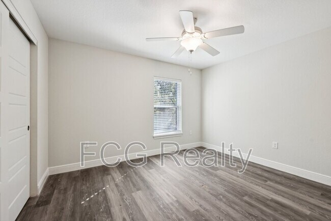 Building Photo - 10675 N Adler Dr