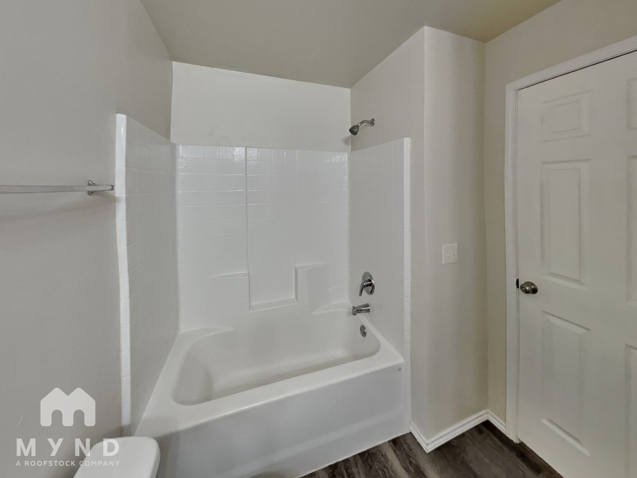 Building Photo - 1004 N Donald Way