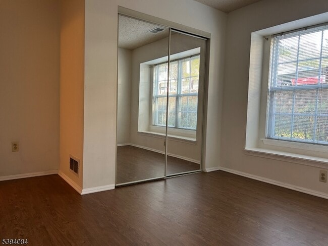 Building Photo - 1248 Garrison Ct