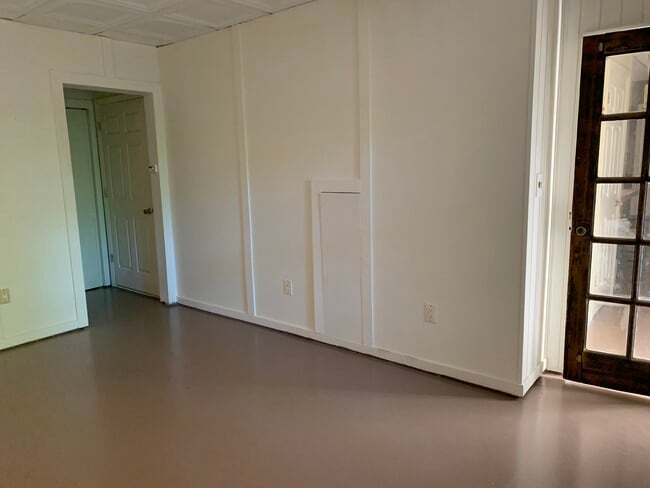 Building Photo - 612 Leawood Dr