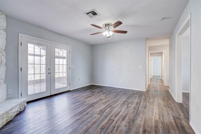 Building Photo - 629 Parkhurst Terrace