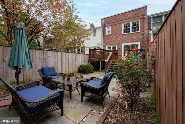 Building Photo - 822 S Royal St