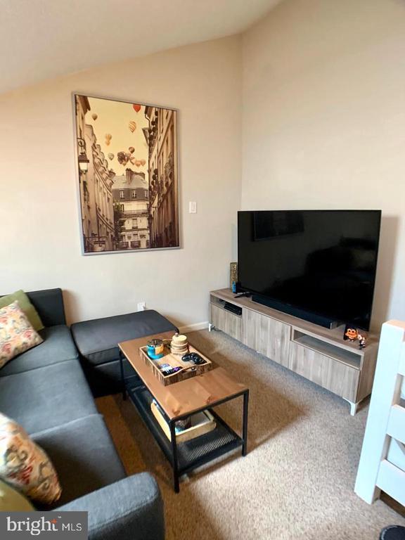 Building Photo - 209 Deer Run