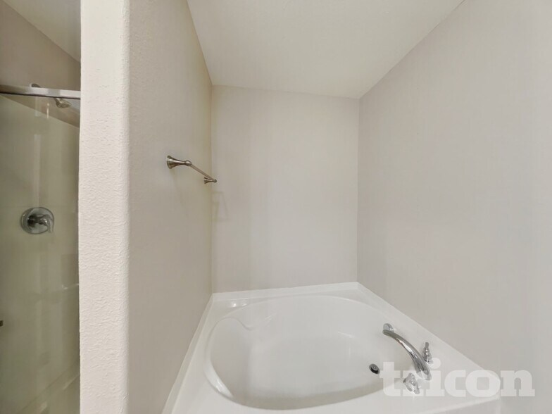 Building Photo - 183 Pillow Ln