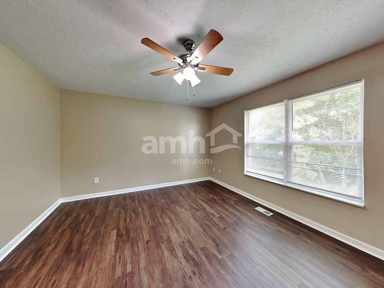 Building Photo - 6770 W Denton Dr