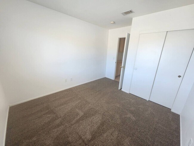 Building Photo - Beautiful Home in the Desert Vista Community