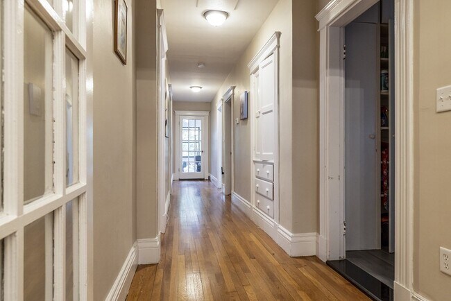 Building Photo - 481 Boylston St