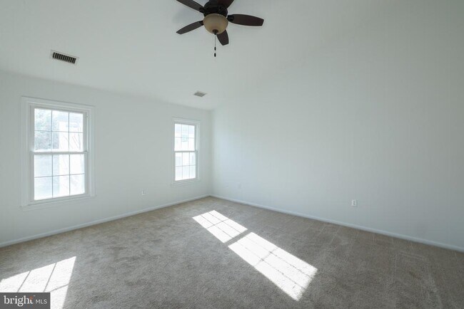 Building Photo - 47699 Whirlpool Square