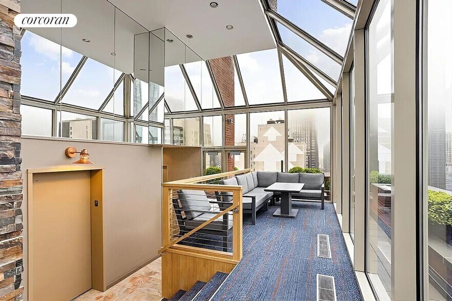 Building Photo - 232-236 E 47th St