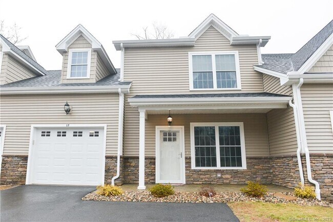 Building Photo - 17 Brookview Cir