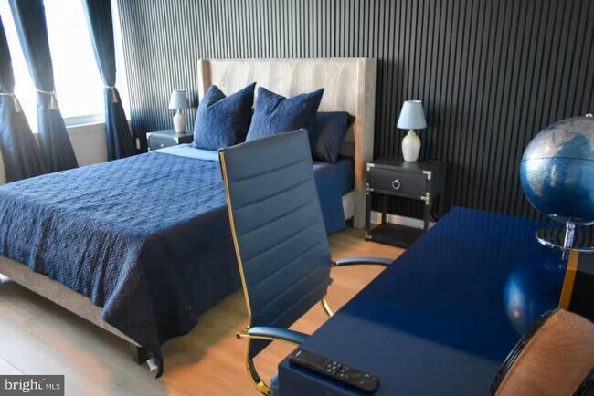 Building Photo - 100 Harborview Dr