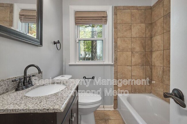 Building Photo - 7421 Dell Dr