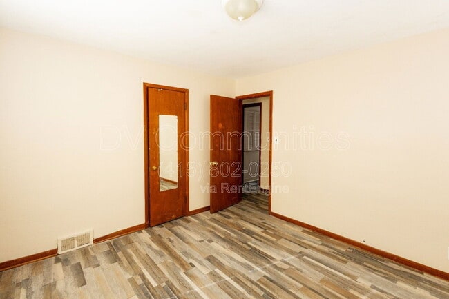 Building Photo - 14147 Pease Rd