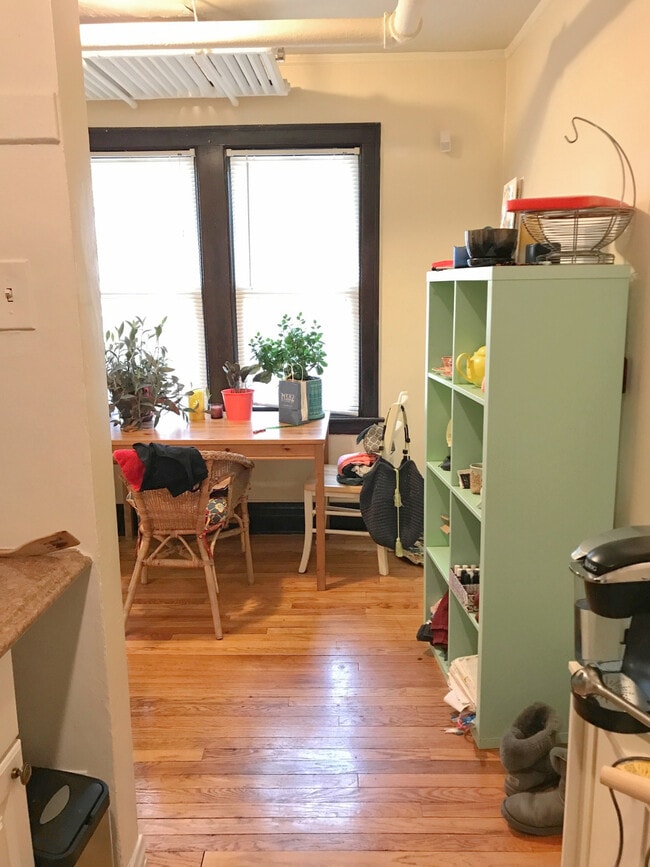 Building Photo - 1941 Grove Ave