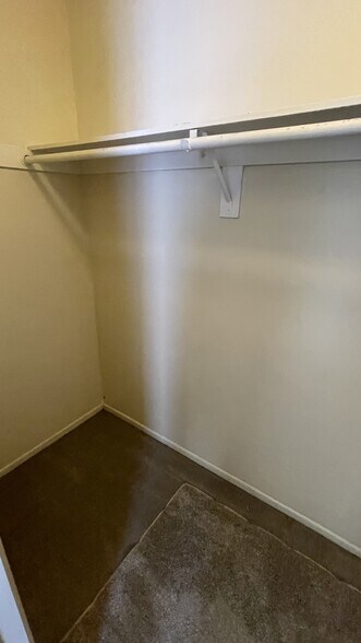 Building Photo - 707 S Webster Ave