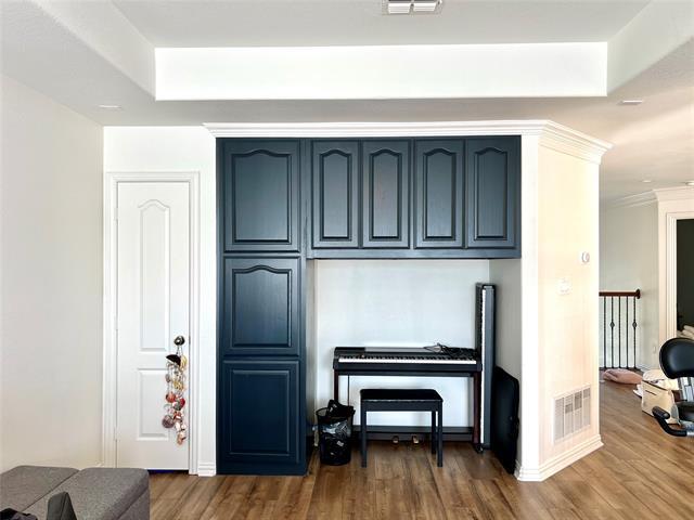 Building Photo - 607 Sante Fe Dr