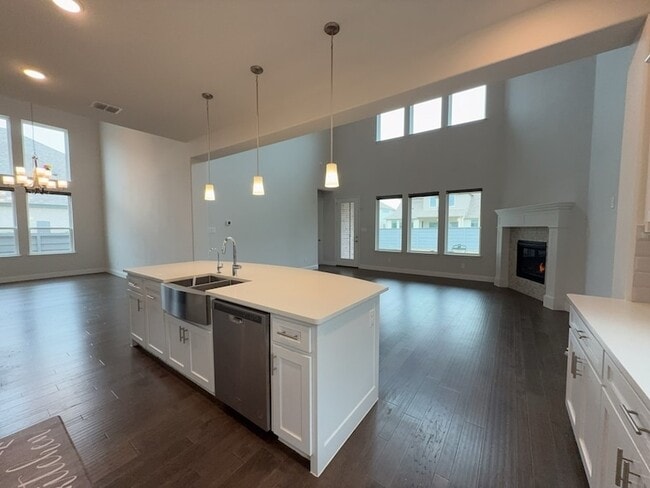 Building Photo - 7021 Lookout Ln